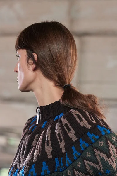 Look 60
